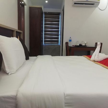 Paul Residency Hotel Nedumbassery Ngoại thất bức ảnh