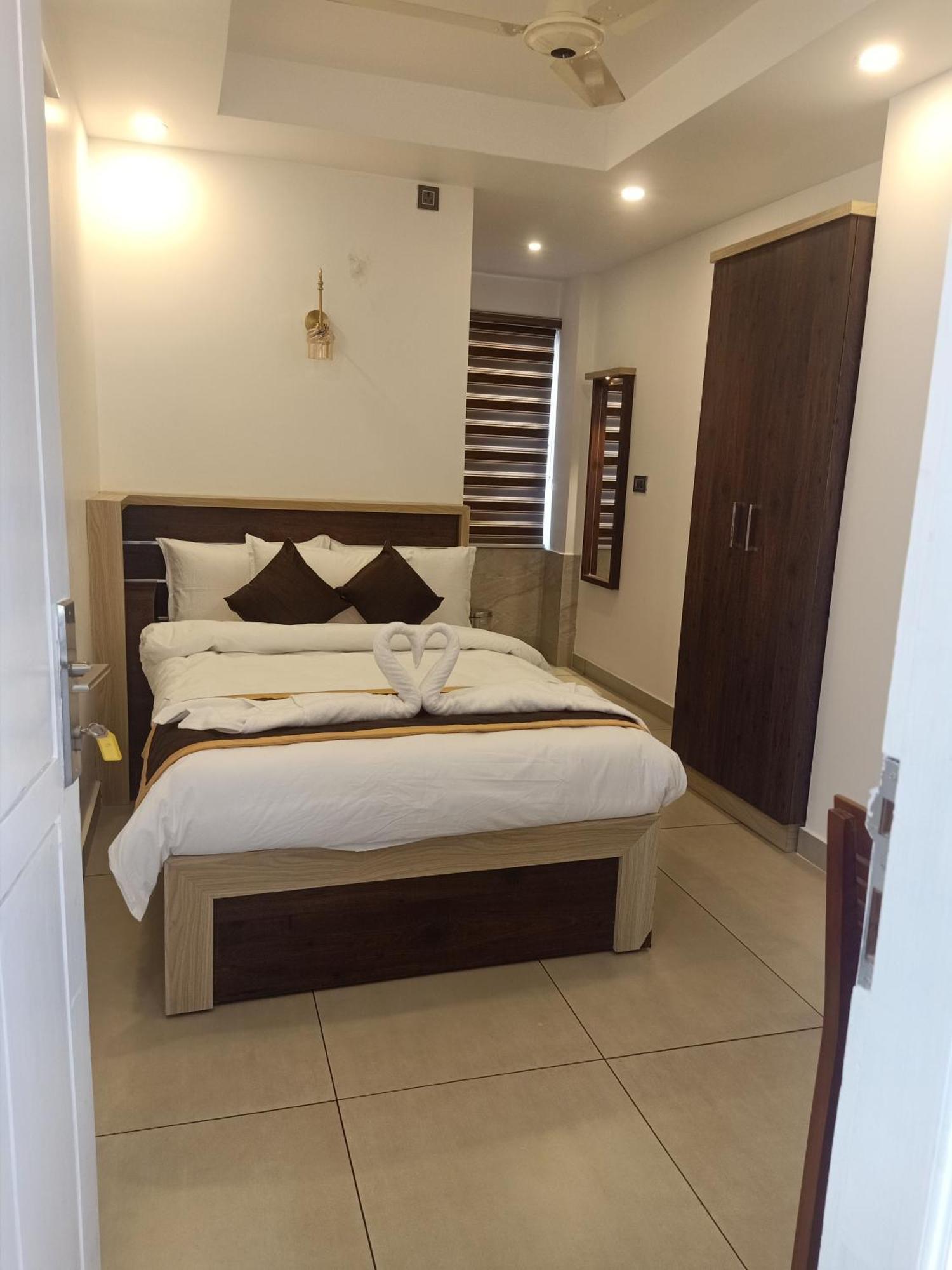 Paul Residency Hotel Nedumbassery Ngoại thất bức ảnh
