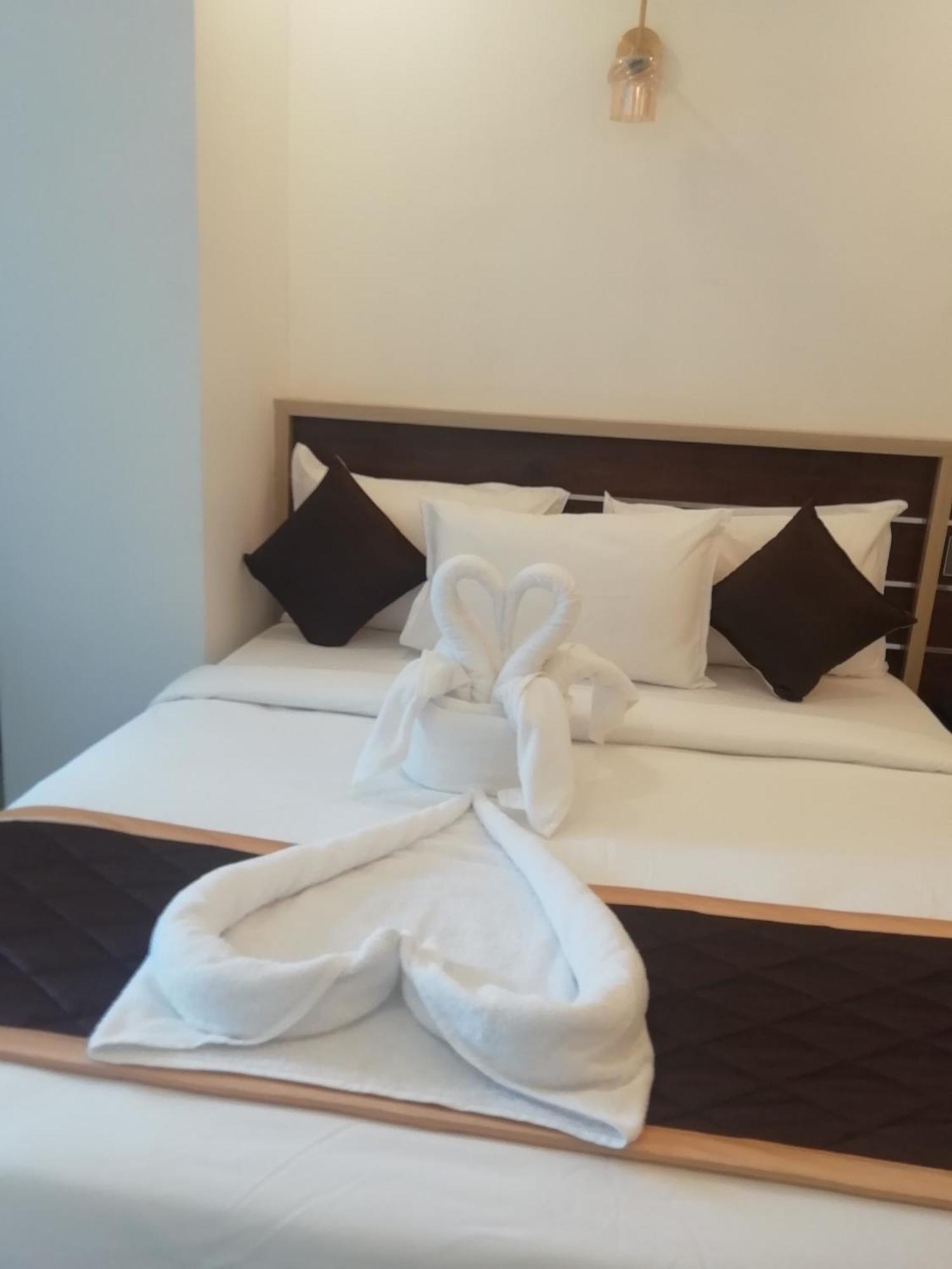 Paul Residency Hotel Nedumbassery Ngoại thất bức ảnh